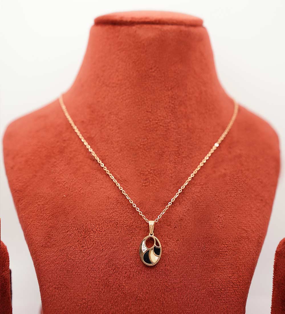 Trendy Rose Gold Chain Necklace with Round Enamel Pendant