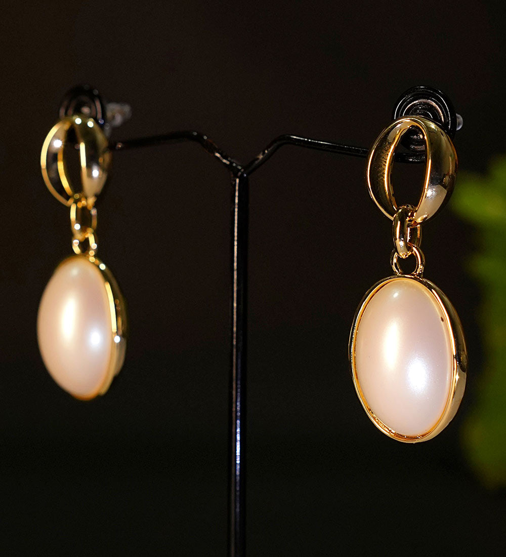Oval shaped gold plated earrings