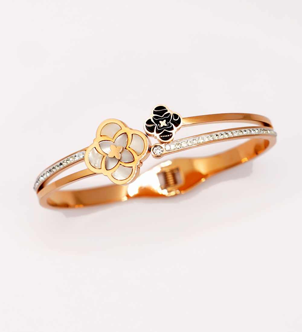 Floral Gold Plated Design Kadha