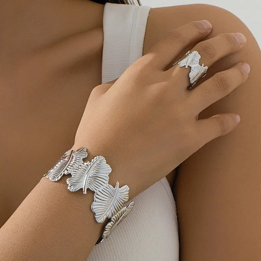 Silver Statement Piece – Premium Jewellery | Auksia