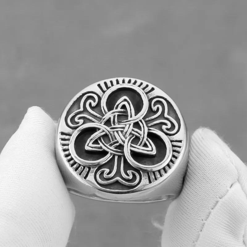 Premium Men's Statement Ring – Polished Finish | Auksia