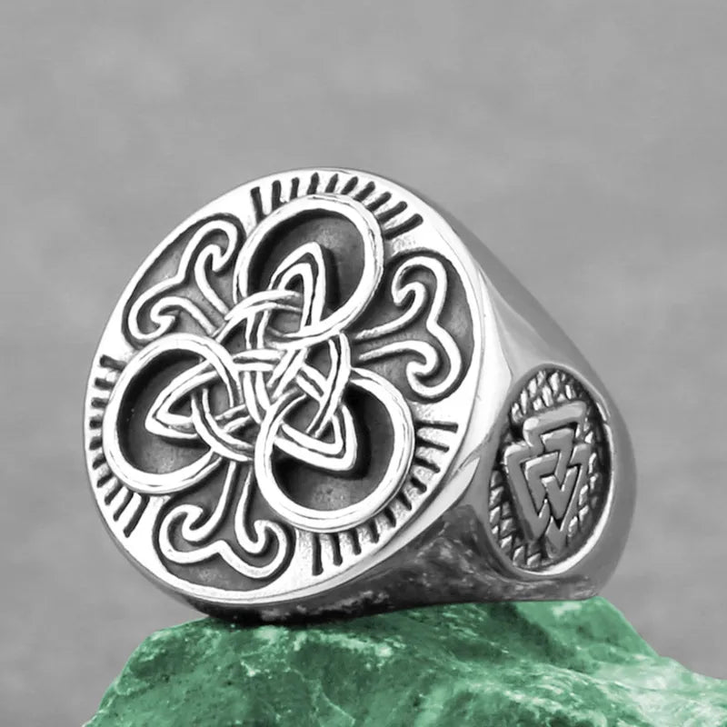 Premium Men's Statement Ring – Polished Finish | Auksia