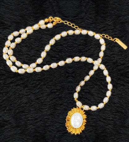 Elegant Pearl and Glass Beads Necklace for partywear