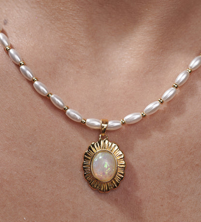 Beautiful Pearl and Glass Beads Necklace for Daily Wear