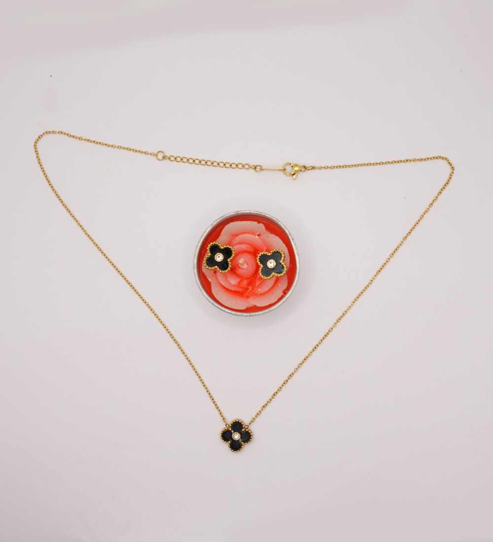 Gold plated chain with Black clover earrings 